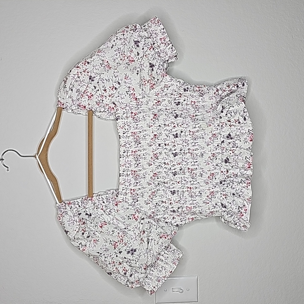 VICI x Gina Claudia Cotton Puffed Sleeve Floral Smocked top Size L